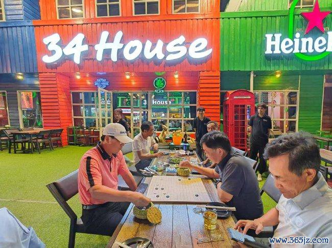 图 9：酒吧续弈意未尽